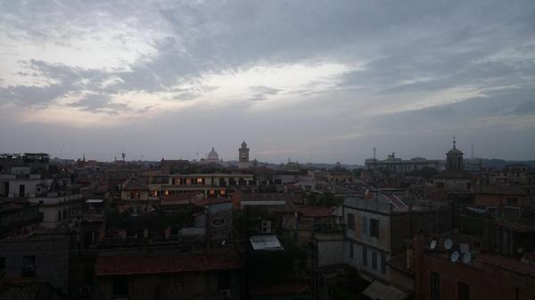 Har <a href="/estokka/">Edgar Stokka</a> fått seg selfie-stang?