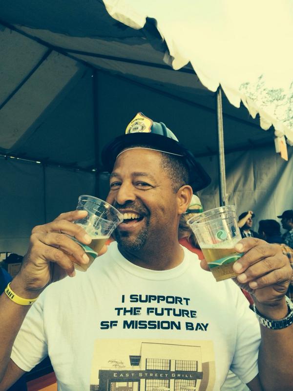 TheHammerJr's tweet photo. @sfchronicle Fun day at the Annual SFFD Chili Cook Off benefitting Toys for Tots! Found 1 new Investor too! #Pier50 http://t.co/iR5zKO5h1O