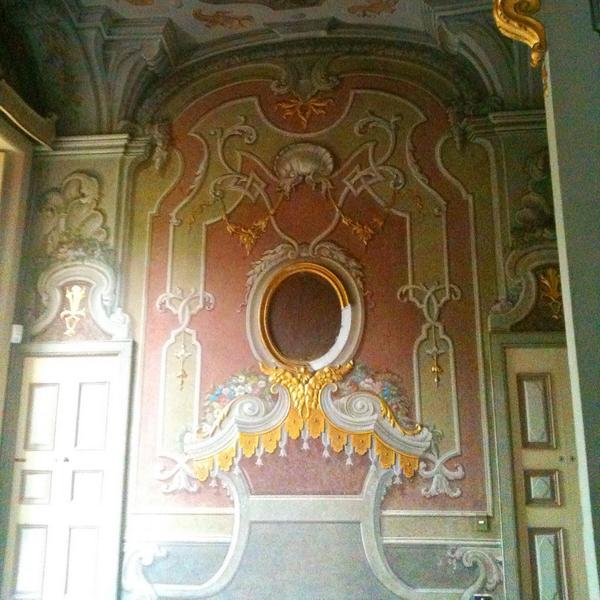 Comincini's tweet photo. Giornate Europee del Patrimonio: l'alcova della contessa a #VillaAlari a #Cernusco. #GEP2014 @villa_alari http://t.co/LaFki8cCQB