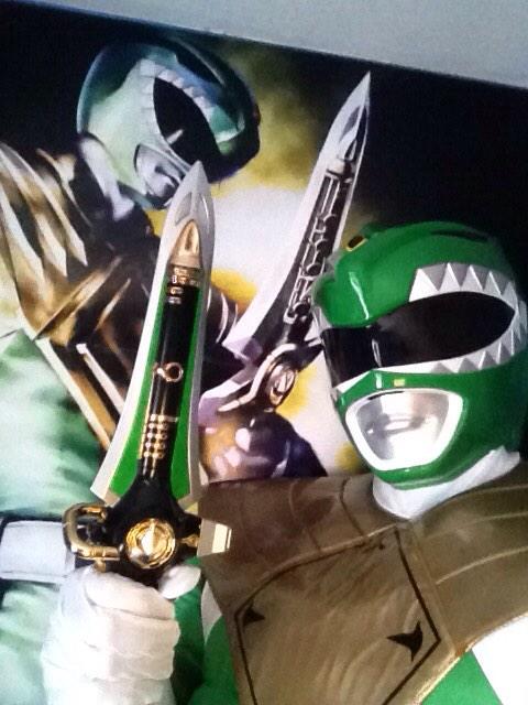 Daminous_Purity's tweet photo. @elf_elf_max the. You can just say you've rejoined &amp; been welcomed back into the #PowerRangers #Family #easytoswallow http://t.co/3x8gk7FqeK