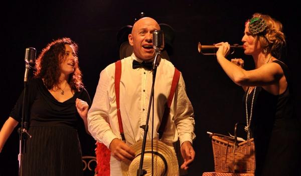 StikCook's tweet photo. The Mahoneys..... swing and laughs !! http://t.co/WV3Cd7aEjm