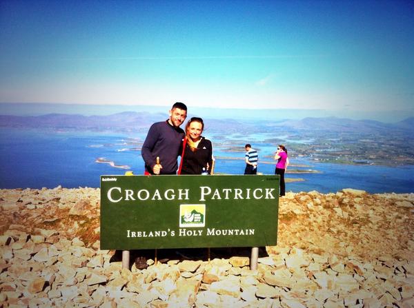PhuaAnia's tweet photo. We made it! #croaghpatrick 😊😅😎😇👫☀️🏆 http://t.co/sPguY9V5Q7