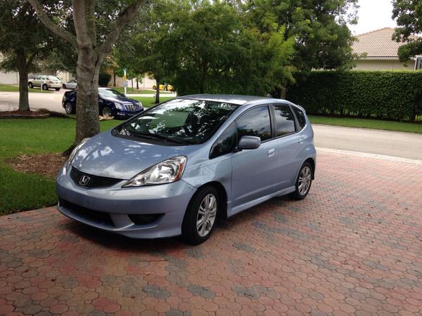 _Connorsays's tweet photo. she's all minee #momcar2014 #lowrep #poundinthehubcap http://t.co/YHru25crN7