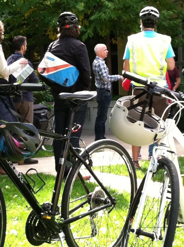 Luke_Workerer's tweet photo. Burt &amp; bikes - Urban Village #Railvolution #BOD mobile workshop http://t.co/qOTG8HlUUe