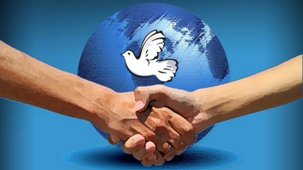 Interactsj's tweet photo. No basta con hablar de paz,uno debe de creer en ella, y no es suficiente con creer, hay que trabajar para conseguirla http://t.co/NqeI33m8MD