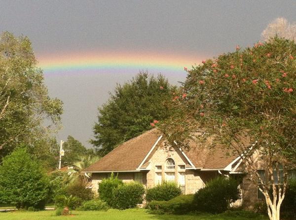 cumbercookie87's tweet photo. Rainbow: colors formed in the sky caused by the refraction of the sun's light by water droplets in the atmosphere. http://t.co/5gnA0AOf6d