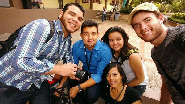 RicrdV's tweet photo. El team de @DO_Sessions en #LSMSDQ. http://t.co/xOOm5WWmLU