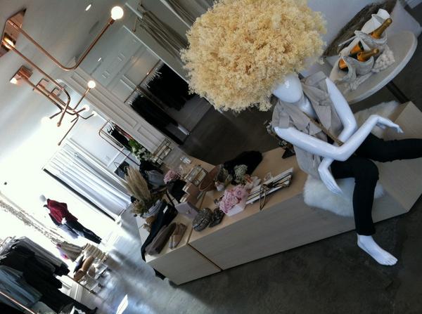 stylsimplystate's tweet photo. Having a fun and fashion filled time in Los Angeles @ShopLaBella and @shop_jolie with @MacOnTrack of @LumiBloom http://t.co/cpcyW1XLYW