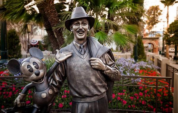 Disney's tweet photo. A man with a dream and the mouse that helped make it happen. http://t.co/w800xDcEqB