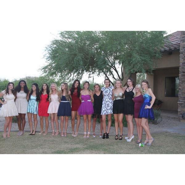 ashleeriveraa's tweet photo. HOCO HOCOπ #vivalashoco http://t.co/kNgfEBQaxQ