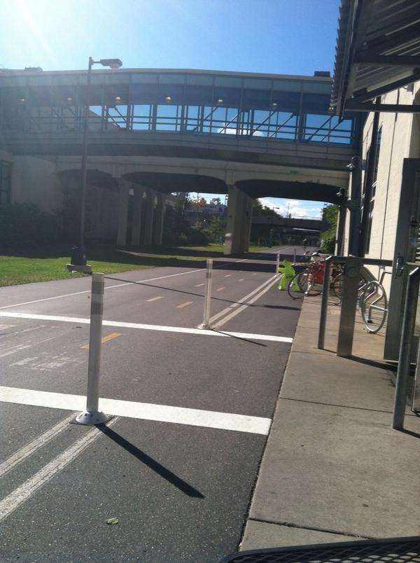 Luke_Workerer's tweet photo. Amazing afternoon for a mobile workshop! Learning about #Transit + #MN autumn weather = Glorious! #RailVolution #BOD http://t.co/SZ8x0J5Rut