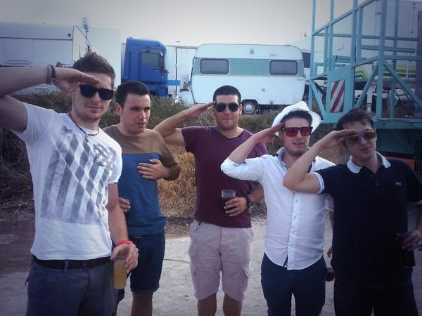 AdrinMillnOrtn's tweet photo. Feria de Lorca con @CristianPincho @juananclemente @VJpana saludos mi sargento! http://t.co/JJ5ZIfmKmQ