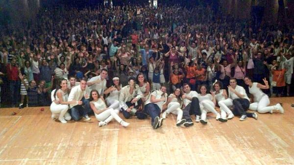CelinaLesPaques's tweet photo. ÈxitTOTAL!!! #Musical #Michael'sLegacy a benefici de #SOMiESTEM #AFABALS @XimoMJ @Jackson_Dance @culturaBenifaio http://t.co/uFhTXm3hgd