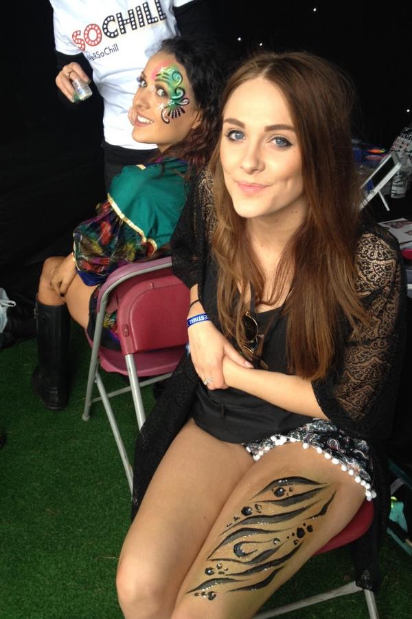 MagicMadeMe_'s tweet image. Thanks to @SoChillOfficial @Slik_Promo for hosting us @Mint_Festival #bodypainting #Lincoln #festivals