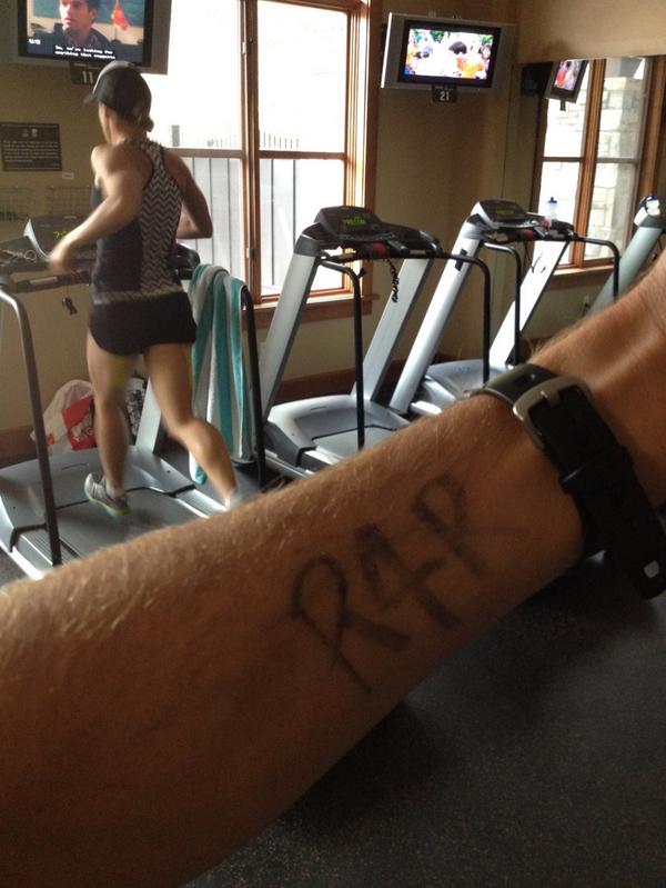 katebevilaqua's tweet photo. A Promise is a promise #Run4Rachel Getting it done! http://t.co/2VPUdxVRxVβ