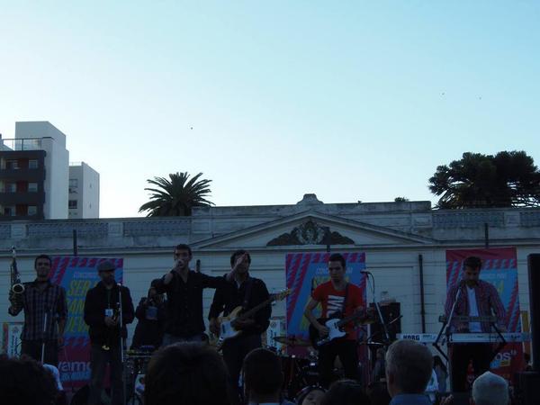 Terminaron de tocar los chicos de <a href="/PerraCostumbre/">Perra Costumbre</a> para la #SemifinalROCK de #VamosLasBandas2014