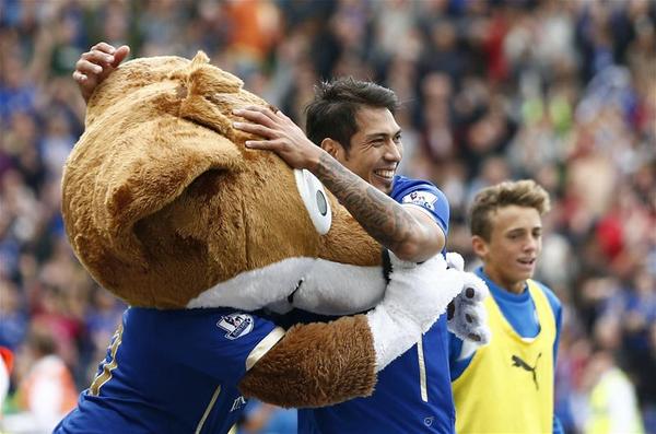 Squawka's tweet photo. Leonardo Ulloa has now scored 5 goals from 10 shots in the EPL this season, giving him a 50% chance conversion rate. http://t.co/KP71wAXBz2