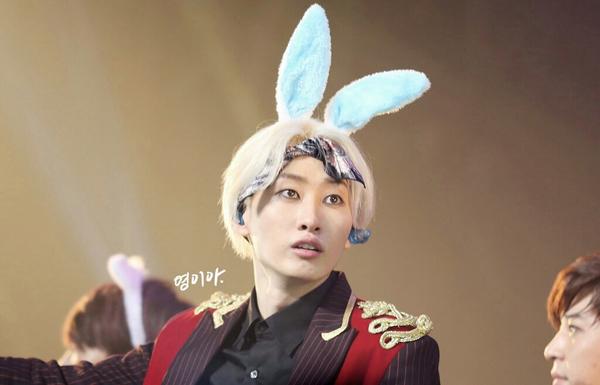 taeminnie16's tweet photo. Lol http://t.co/IIU5UB6LNc