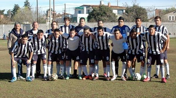 betoarange's tweet photo. Feliz 100 años mi Jorge newbery querido.! Gracias x tantos años de flicidad que festejito anoche papaaa http://t.co/dKi8Mnvh5g
