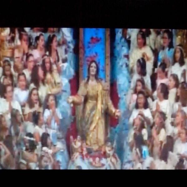 JesusmiGaray's tweet photo. LA REINA DE CANTILLA SUBE A SU ALTAR PRIVILEGIADO Y PERPETUO. #Subida2014 http://t.co/JvfyncJGBD