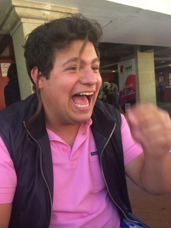 Raimundoleon26's tweet photo. Hay gente que odia la universidad y la escuela.... Hay otros que no @joyapoor http://t.co/B91D0gnOxr