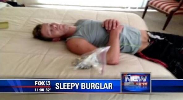 SquirtIes's tweet photo. when you rob someone but they just bought the new Tempur-Pedic mattress http://t.co/DOnNKqu7a9