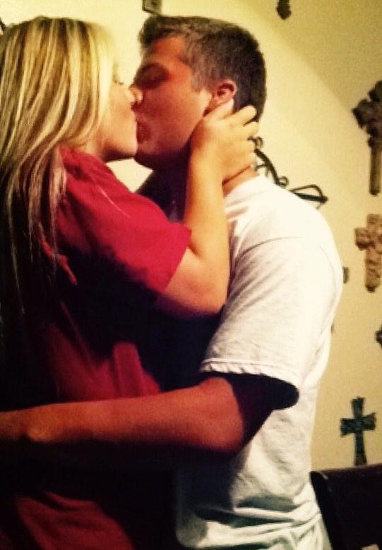 KaityScarr's tweet photo. You know how much I care about you even if I'm acting awful, I'm sorry for my shitty attitude, thx 4 putting up w/ me http://t.co/Ehj0zEQrN5