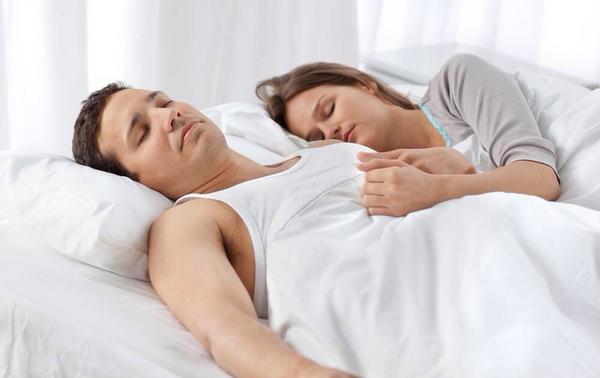 sabiastuque_'s tweet photo. Sabias que dormir al lado de quien amas te ayuda a dormir más rápido, reduce la depresión y te hace vivir más años http://t.co/q6rRS6vpra