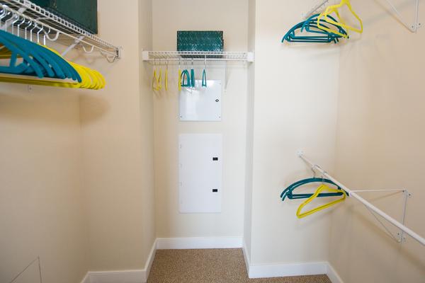 2Mpup's tweet photo. How great is this walk-in closet at @2MStreet? It could almost hold my entire wardrobe! #PamperedPooch #2MLife http://t.co/qwQ6d8OdX6