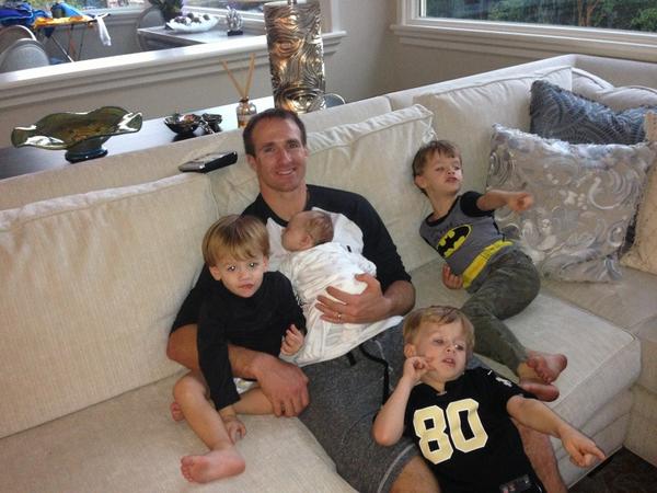 drewbrees's tweet photo. The best thing about playing the noon game is I get to come home afterwards and have these moments! Watching football http://t.co/gqvWvRIDie