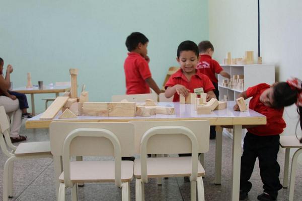 mineducacion_ve's tweet photo. Inauguramos más de 35 planteles educativos listo para darle la mejor educación a nuestros niños! #MaduroEsPuebloDePaz http://t.co/rfYcI4IASg