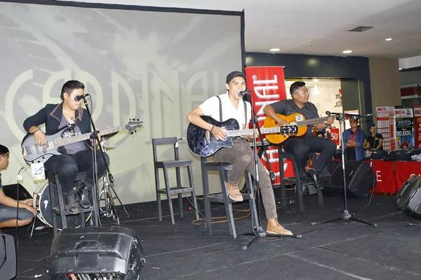 cardinal awarsds 2014 feat <a href="/Uncledominicto/">Ditto</a>  bassist <a href="/Morrison_onFire/">Morrison On Fire</a>