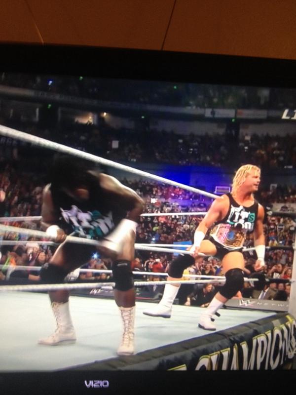 bigbankhank87's tweet photo. @HEELZiggler I'm feeling this! #NightOfChampions http://t.co/CeBTLr8WzT