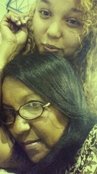 Elitedeindhira's tweet photo. Me and mom. http://t.co/fSS7eWey6A