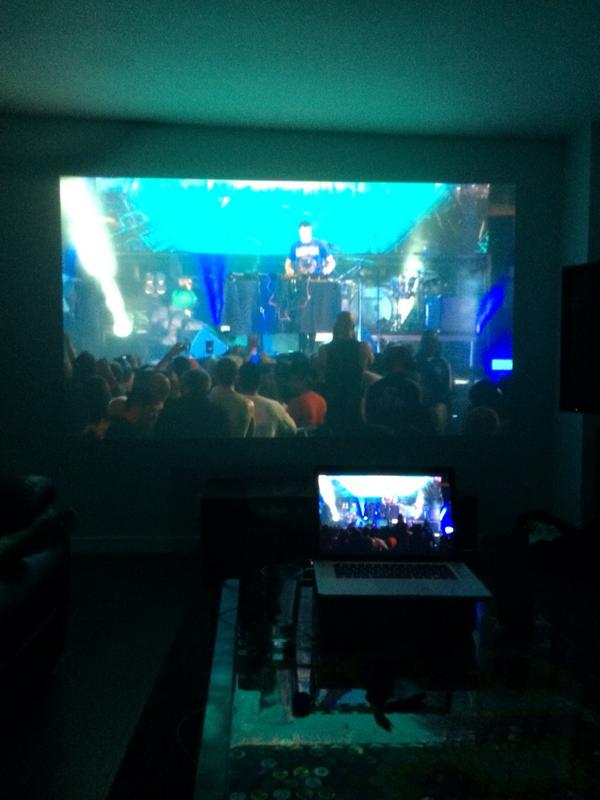dunnskki's tweet photo. @SuretoneLIVE dope http://t.co/xwObdi7v9v