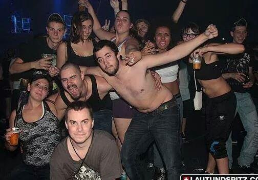 Mikigbr87's tweet photo. "@gabber1018: Soirée 2 http://t.co/LTmhpeTNTU"

Les frères Dalton mdr