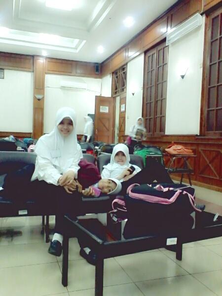 putri_anggra05's tweet photo. Mikrobiologi @KedokteranUI http://t.co/4eILt8beNB