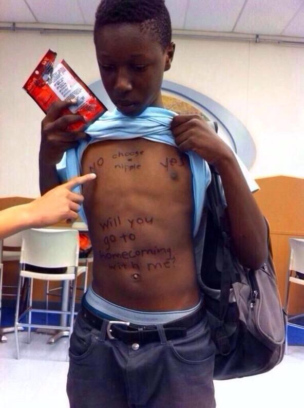 YABOYYDEQUAN's tweet photo. BRUH 😂 http://t.co/6Do39BgCKu