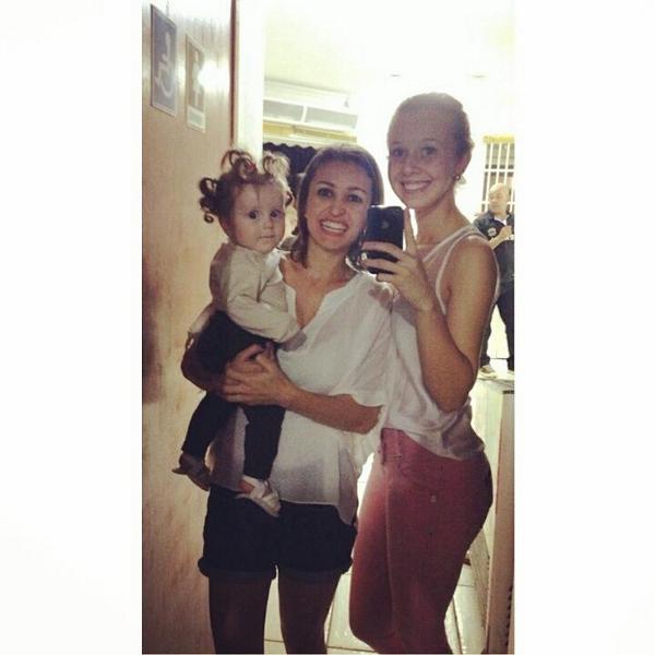 CavilhaJessica's tweet photo. Amigos do ♡.. http://t.co/tgDNd2Ykip