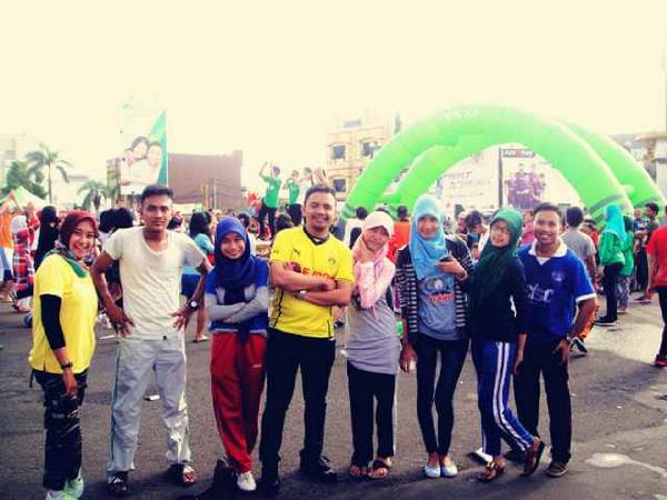 Selesai#sarapandiantar kita senam duLu#carfreeday