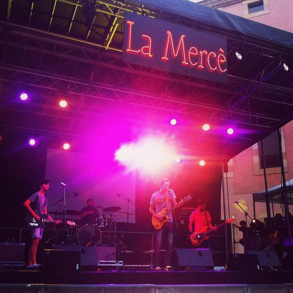 Que els teus amics et musiquin un poema és morir d'amor molt fort.#Sona9 #BAM #SaintTropez <a href="/SaintTropezSfg/">Saint Tropez</a> <a href="/sonanou/">Sona9</a>