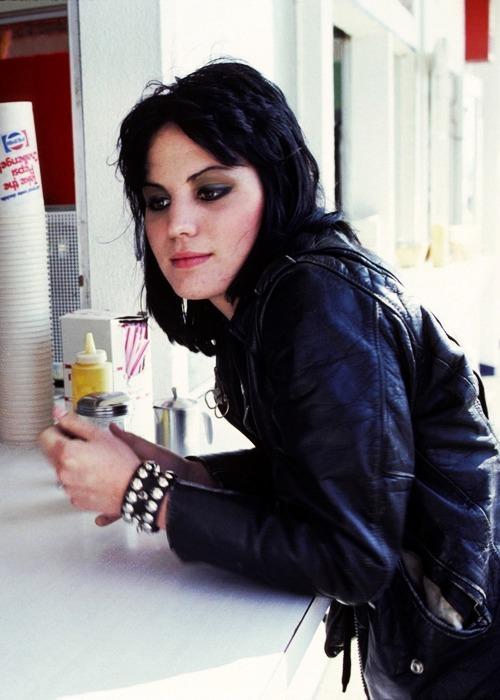 Happy birthday today to Joan Jett. 