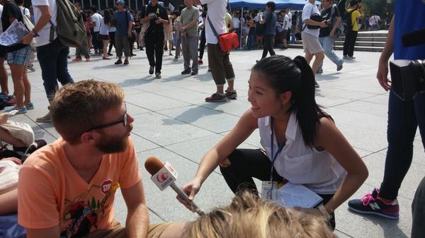 urbanko's tweet photo. Atv reporter interviewing an exchange student from HKU. #hKUDOS http://t.co/zDNK0oEPCY