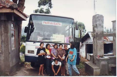 freakandy's tweet photo. Bis klasik. Tahun 1996. Ada yang tau nama bodi dan karoserinya? @BismaniaOrg @BMC_JR @FotoBis http://t.co/HNgwNV4JZh