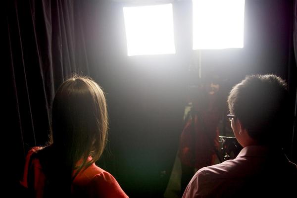 belhewitt's tweet photo. An inside view of the @ThePenguinPool Vox Pop Box @Fed_Square http://t.co/dwDzuzr3gF