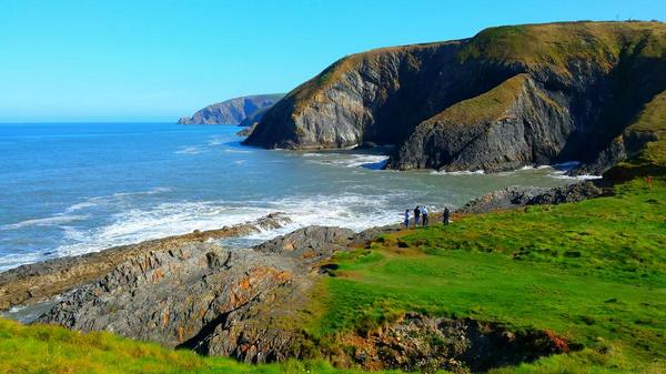 September on the #pembrokeshire #coastpath <a href="/PembsCoast/">Pembrokeshire Coast National Park</a> <a href="/VisitPembs/">Visit Pembrokeshire 🏴󠁧󠁢󠁷󠁬󠁳󠁿</a> #Ceibwr to Newport  #Moylegrove