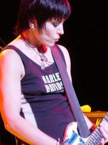 HAPPY BIRTHDAY TO THE QUEEN OF ROCK AND ROLL JOAN JETT! !!!   