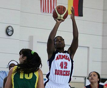 Soldier shows passion on court: Cromartie-Golden part of All-Army team fkgoldstandard.com/content/soldie…