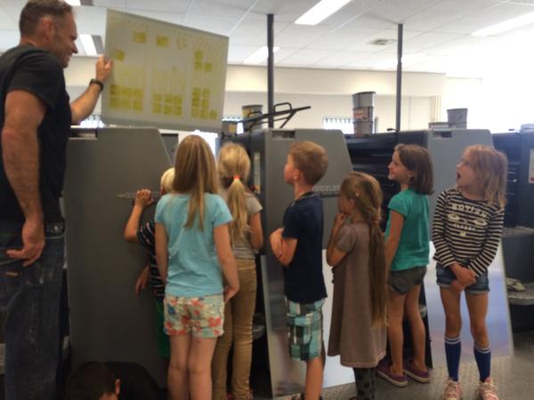 Hellinga's tweet photo. En wat vonden de kinderen het spannend! Het project voor @PITconceptcopy kreeg vandaag zijn vervolg! #Hellinga http://t.co/TW7DHww3pb
