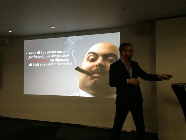 palkva's tweet photo. Bra levert @hpnhansen #inspirerende og #fengende presentasjon. #terningkast #6 @AteaNorge @nroald @iveman7 @magbars http://t.co/9SzqyMa1Bm